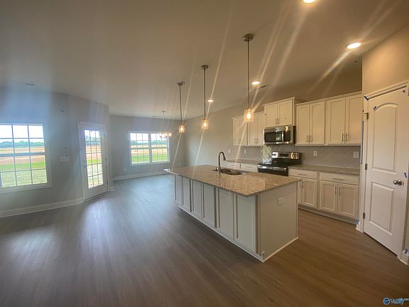 4th image of 102 Ackert Dr