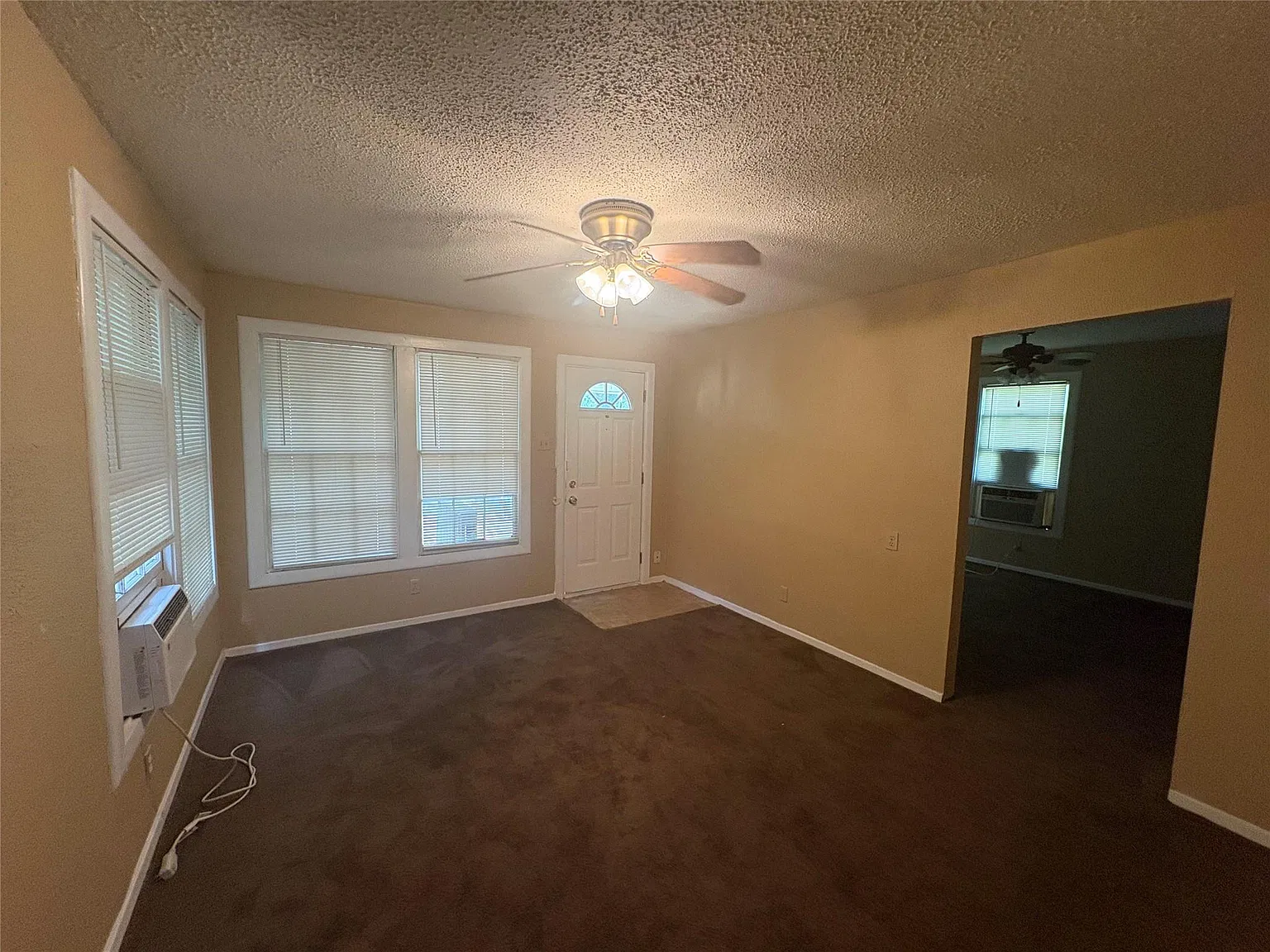 1 bed, 1.0 bath, 576 sqft, $850 — Photo 3
