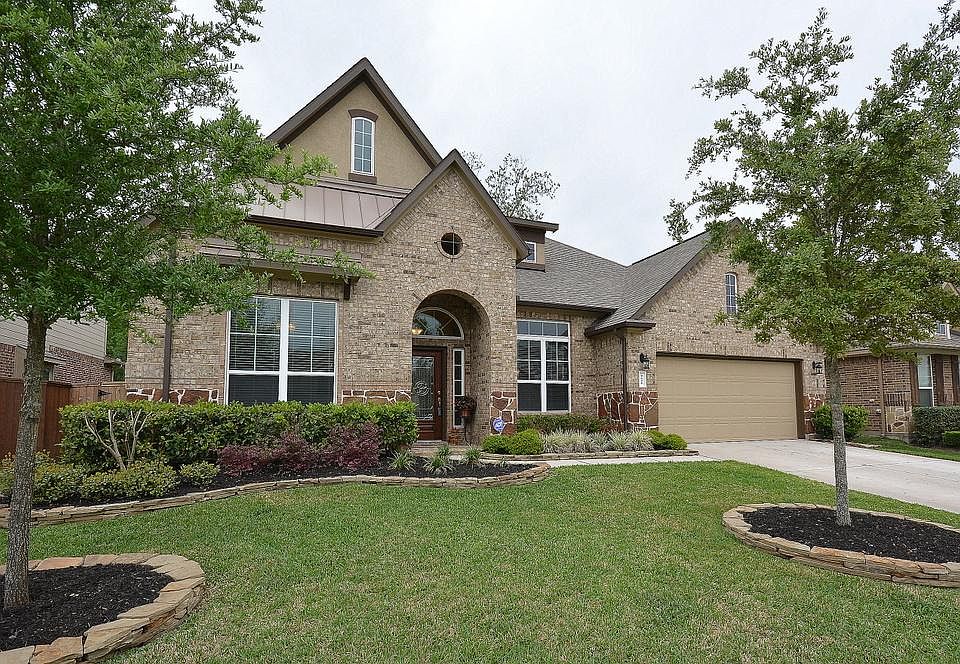 Incredible 1.5 Story home built by Ryland Homes!