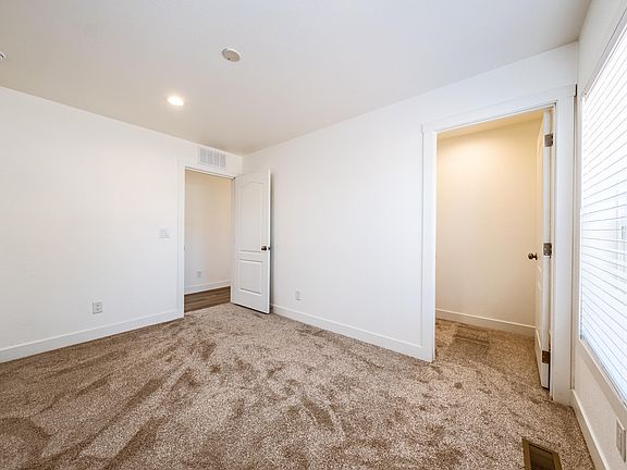 5th image of 477 W Johnson Dr