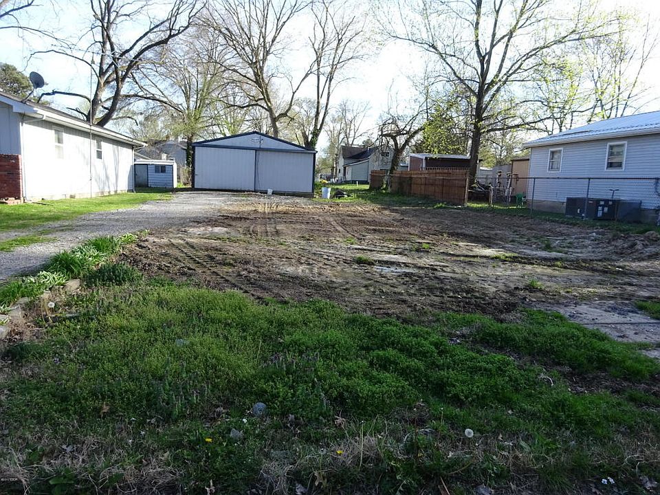 1st image of 827 W Parish St