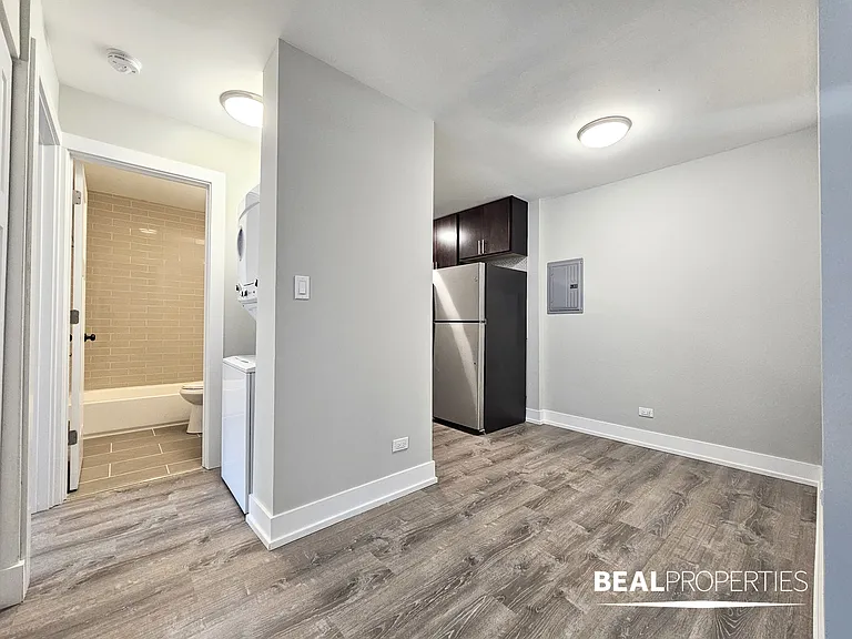 530 W Surf — Photo 102