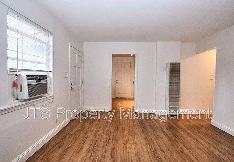 5302 Gordon Dr — Photo 4