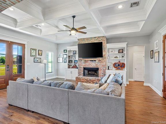 3rd image of 16052 Fleur De Lis Dr