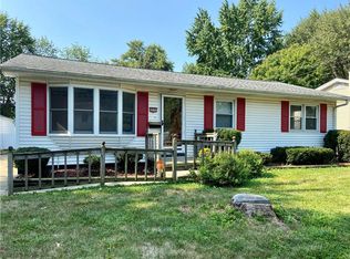 4045 N Cambridge Dr, Decatur, IL 62526