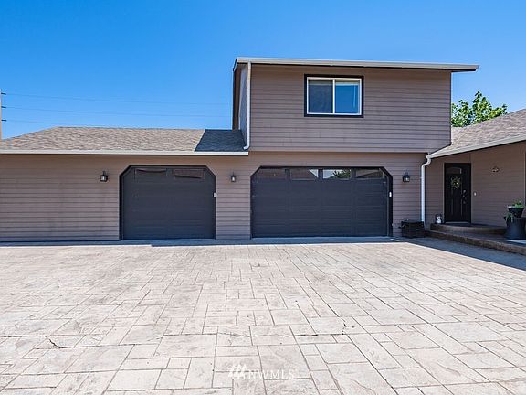 Attached 4 car garage