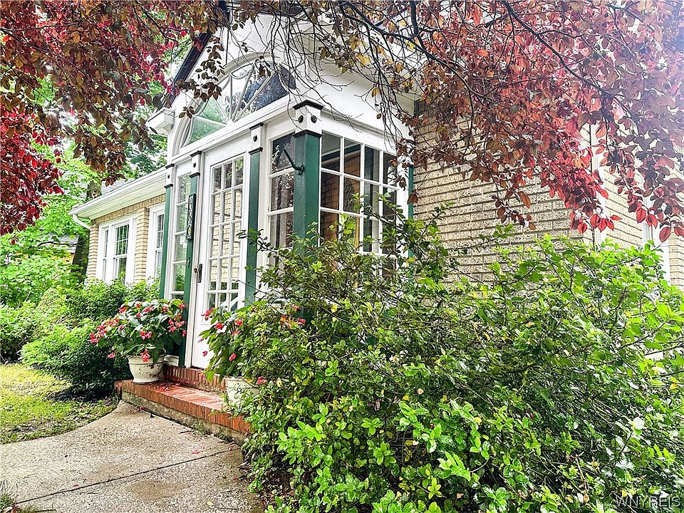 1st image of 480 Pleasant Ave