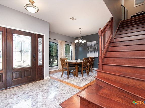 4th image of 511 Arapaho Dr