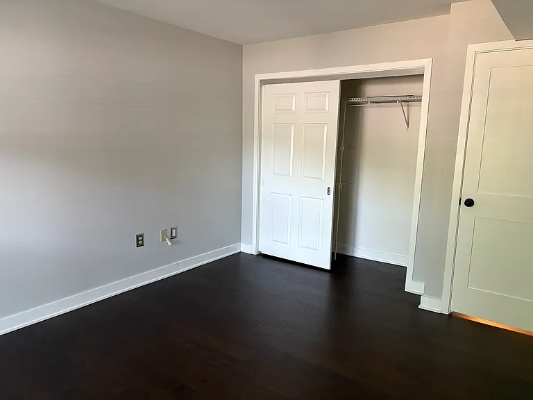 435 W 9th St #104 — Photo 7