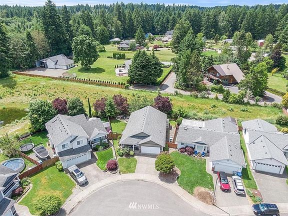 2nd image of 10624 230th Avenue Ct E