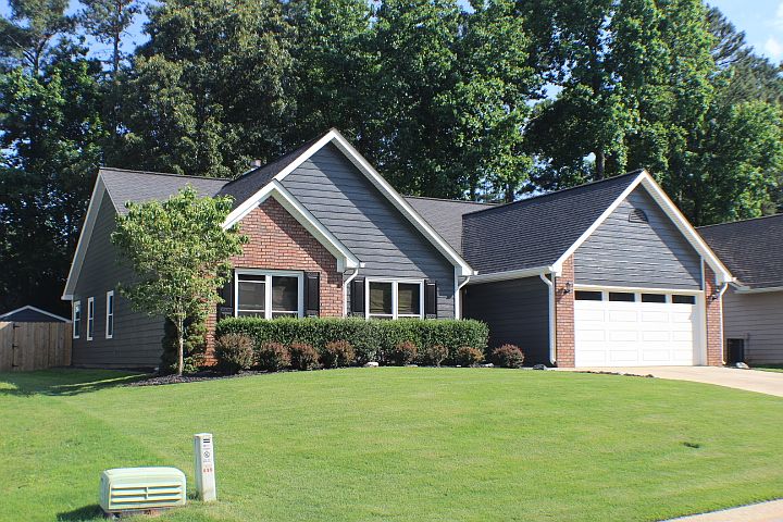 1st image of 435 Paris Dr