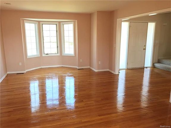 4th image of 3118 Tiger Lily Ct