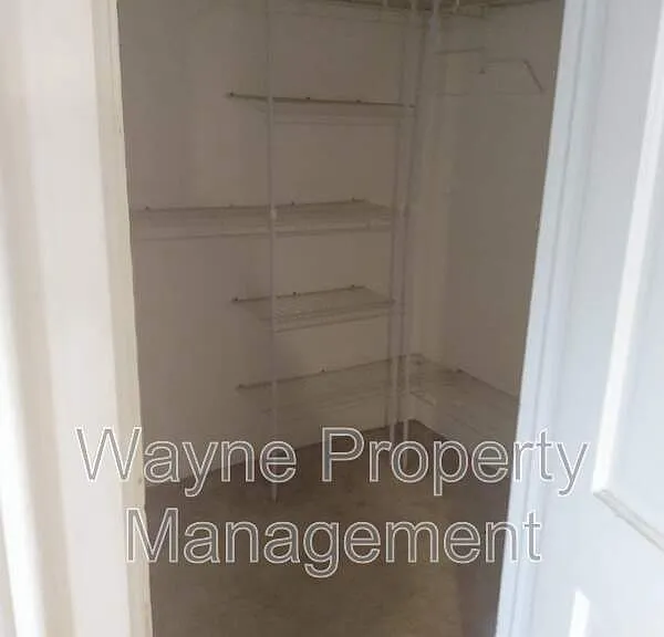 744 1st St #4 — Photo 8