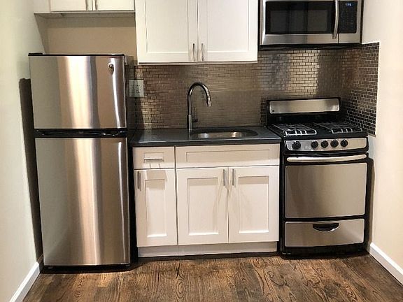 5th image of 2818 42nd St APT 1A