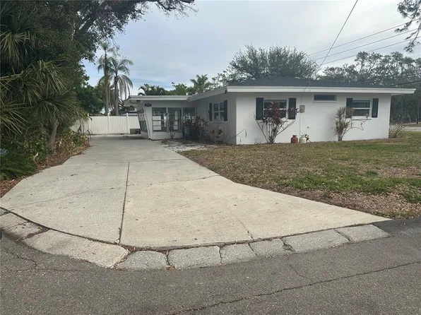 3553 Center Cir, Largo, FL 33774