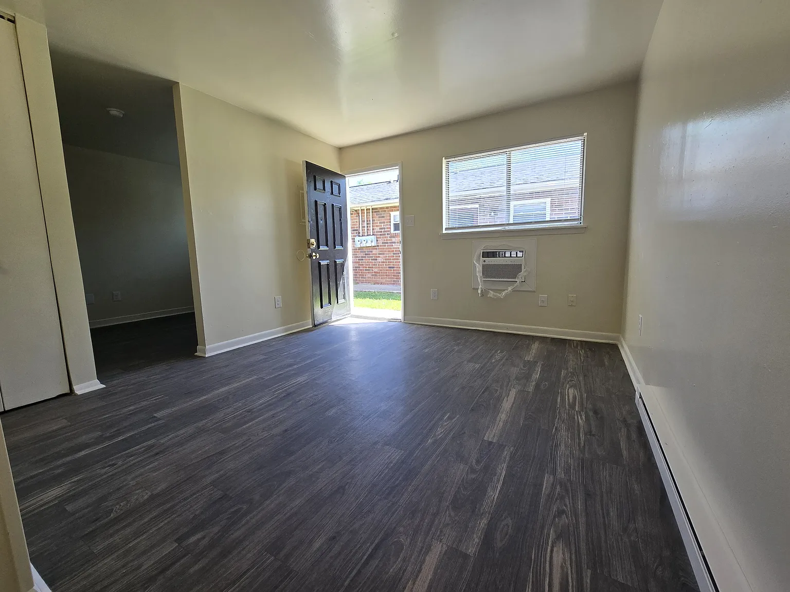 1 bed, 450 sqft, $995 — Photo 4