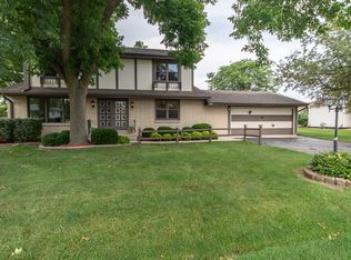 7002 W Chapman Ave, Greenfield, WI 53220