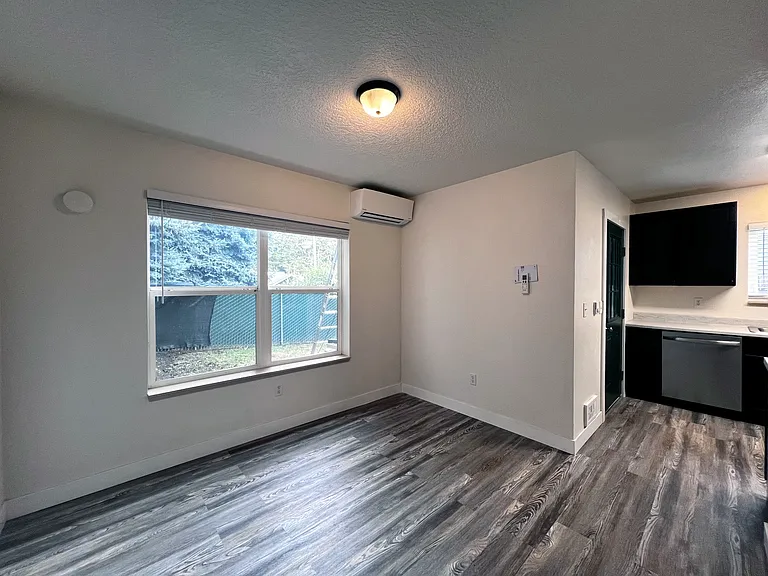 940 NW 7th Ave #10 — Photo 13