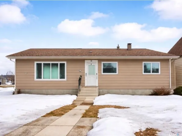 274 10th AVENUE W, Melville, SK S0A 2P0