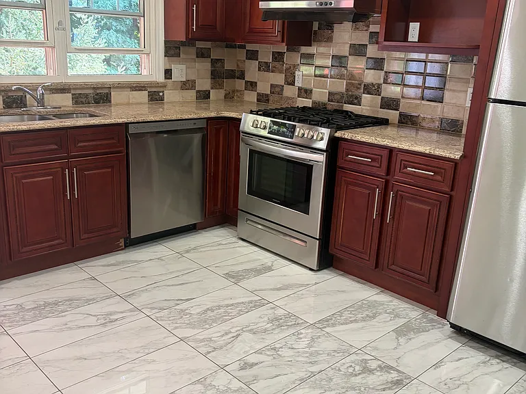 30 Leroy Pl #1 — Photo 1