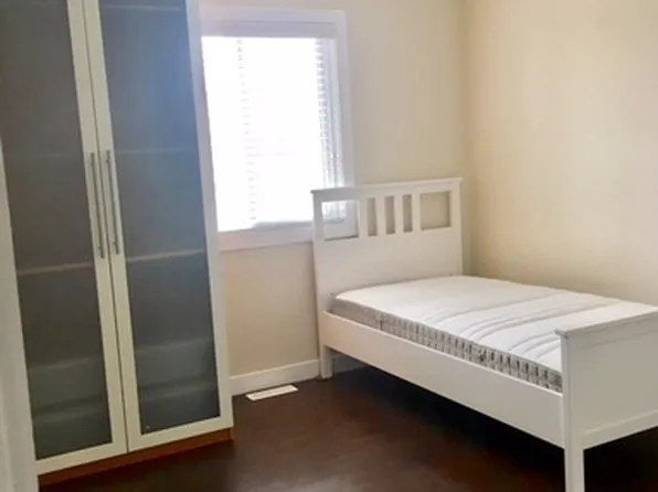 7524 106th St NW #1A, Edmonton, AB T6E 4W7