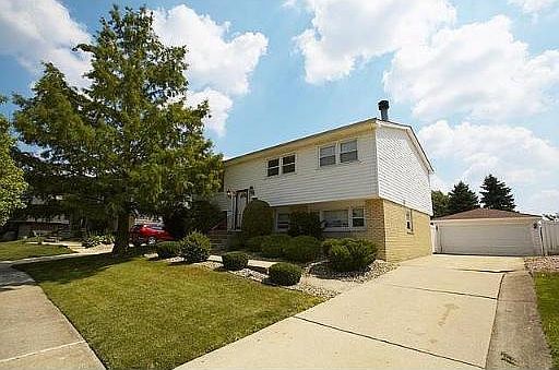 1st image of 7437 W 165th St