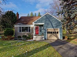 2015 Fairlawn Pkwy, Niskayuna, NY 12309