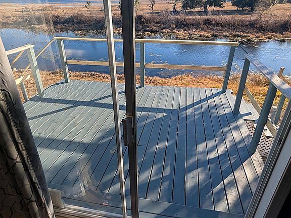2nd image of 252 Lakeside Garden Cir