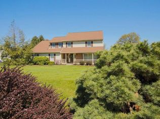 4147 Hickory Rd, Schnecksville, PA 18078