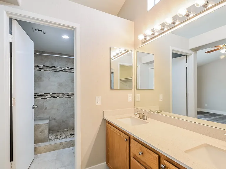 827 Golden Plata Ct — Photo 11