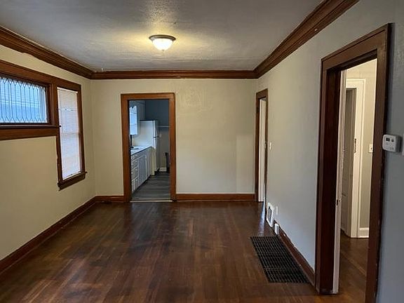 4th image of 5604 Forest Ave
