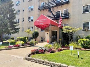2205 N Central Rd APT 3D, Fort Lee, NJ 07024