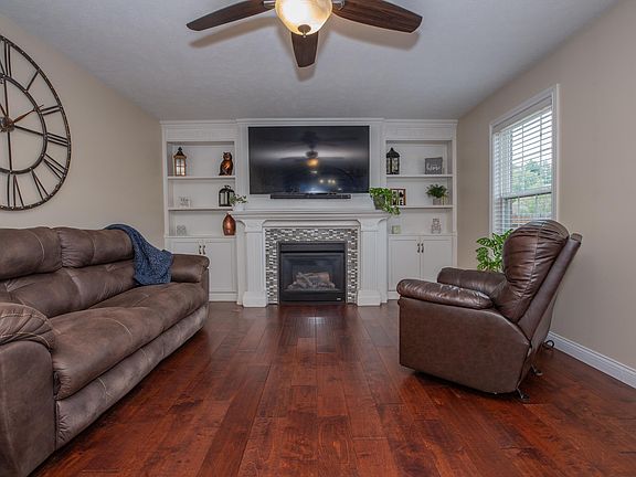 2nd image of 8738 Wynnfield Dr