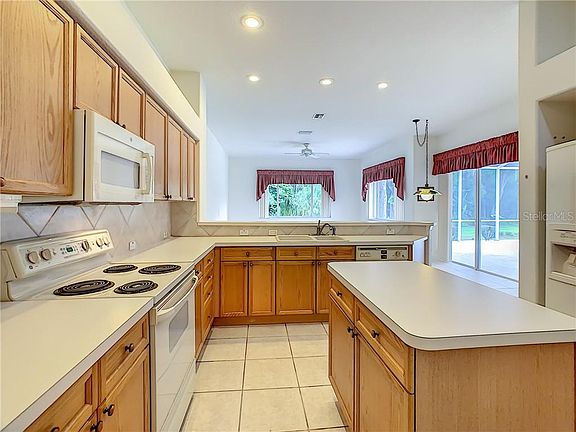 3rd image of 4371 Winding Oaks Cir