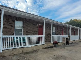 801 Johnson Cir #3B-1BA, Pleasant Hill, MO 64080