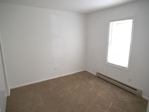 4th image of 3431 Sanford Ave