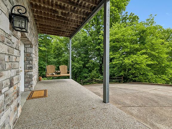 4th image of 8 Matthews Mountain Ln