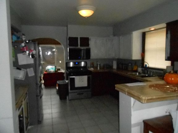 5th image of 14010 S Burnham Ave
