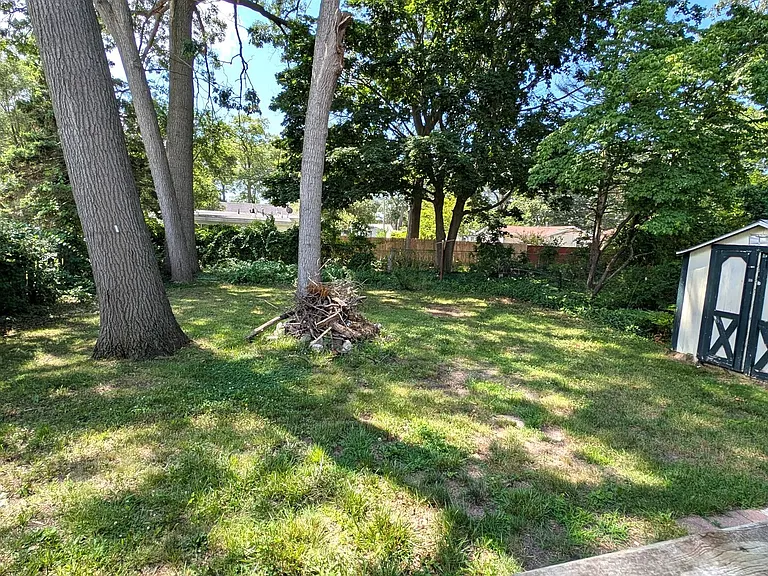 2311 Philo Ave — Photo 10
