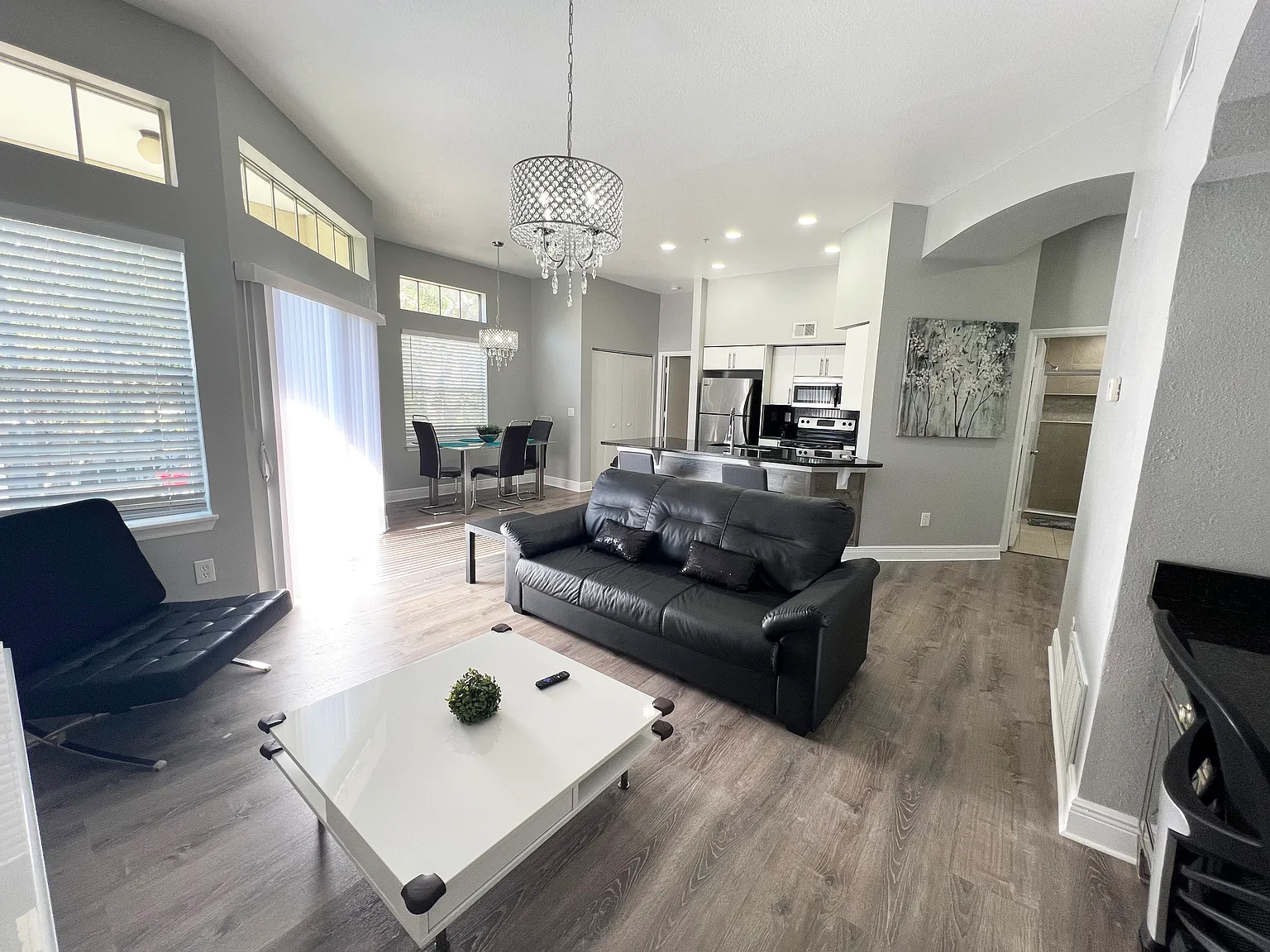 1 bed, 842 sqft, $2,500 — Photo 3