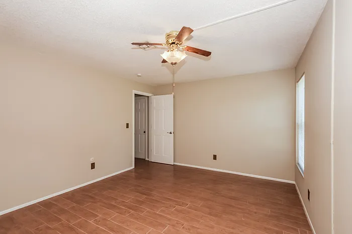 5946 Stringfellow Rd — Photo 11