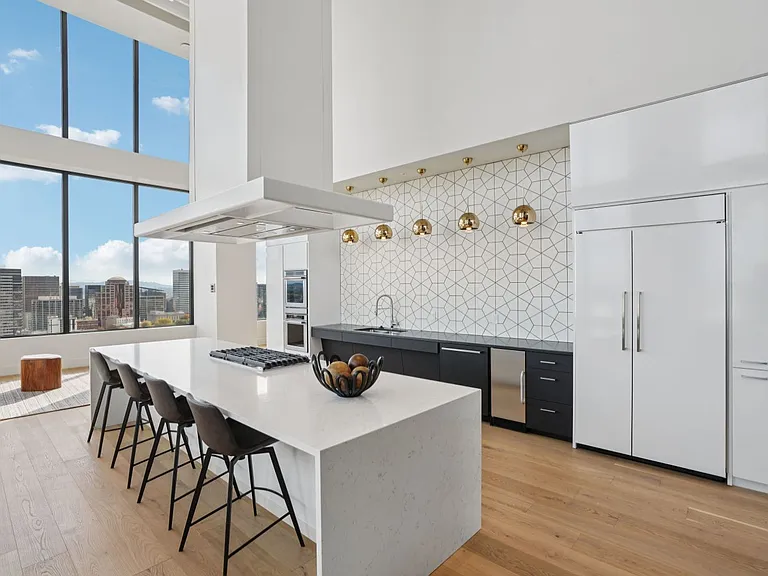 Byline Apartments — Photo 20