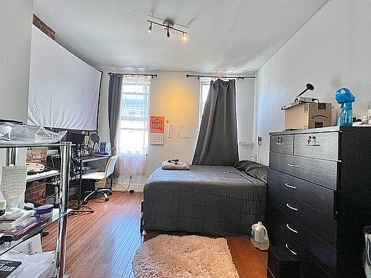 1st image of 864 Hart St APT 2R
