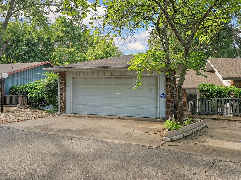 1st image of 6 Barbara Ln