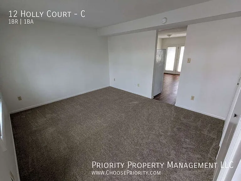 12 Holly Ct #C — Photo 3