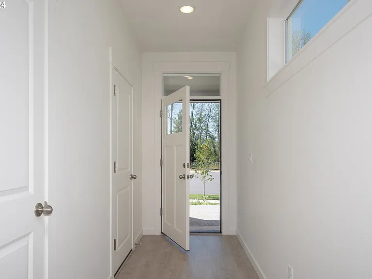 6914 N Madison Cir — Photo 5
