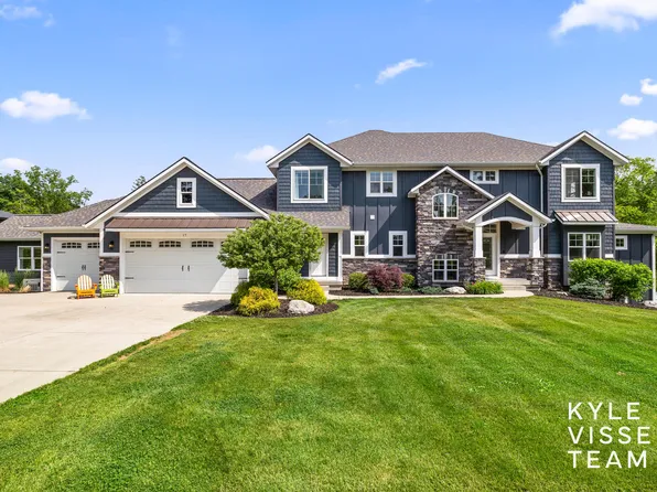 69 Lakeside Dr SE, Grand Rapids, MI 49506