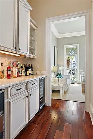 6075 Laurel St — Photo 14