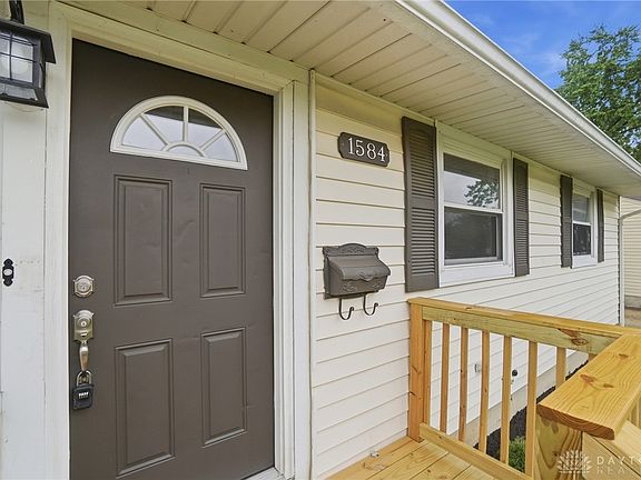 4th image of 1584 Edendale Rd