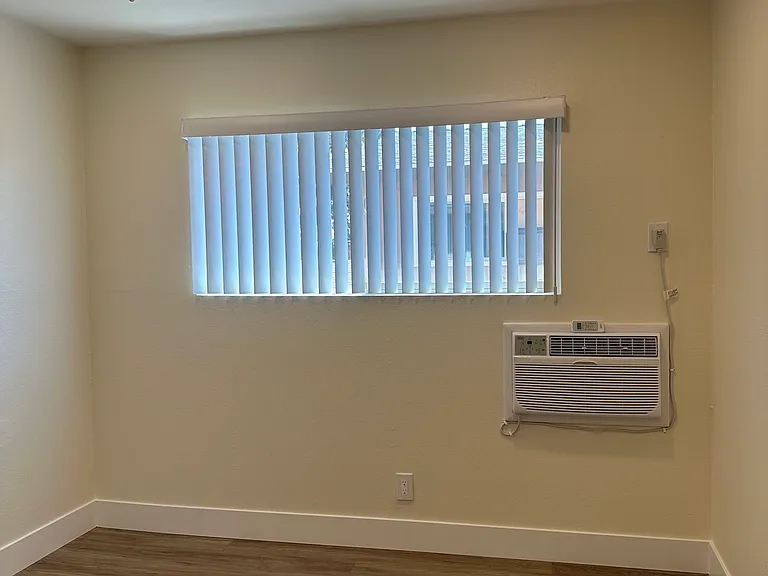 4545 Canoga St #B — Photo 11
